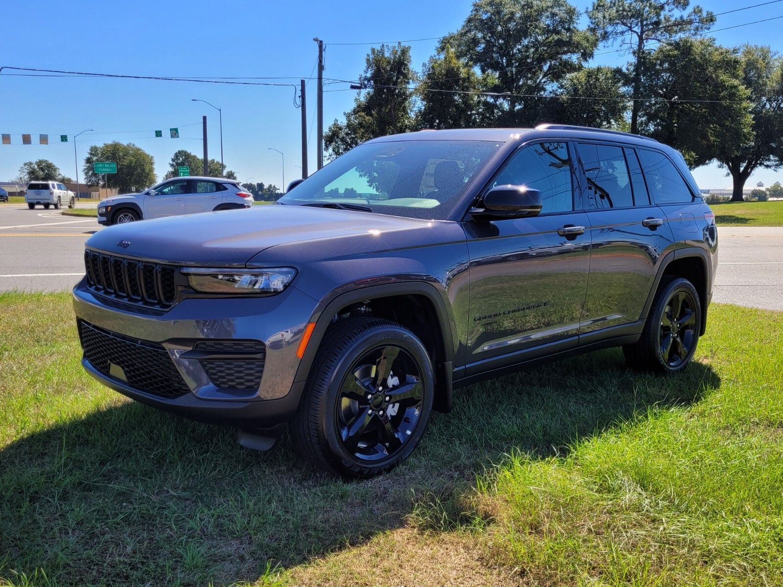 2025 Jeep Grand Cherokee Altitude's photo