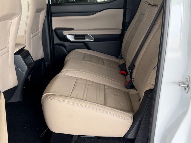 New 2025 Oxford White Ford Lariat image 17