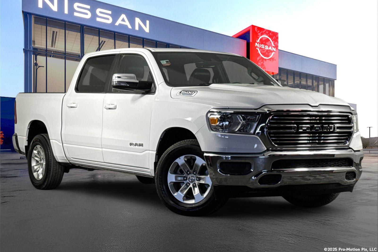 2024 RAM 1500 Laramie Crew Cab 5'7's photo