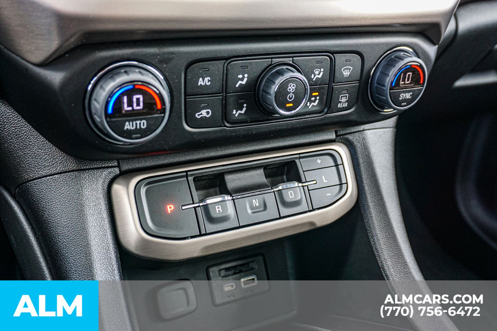 Used 2023 White GMC Denali image 44