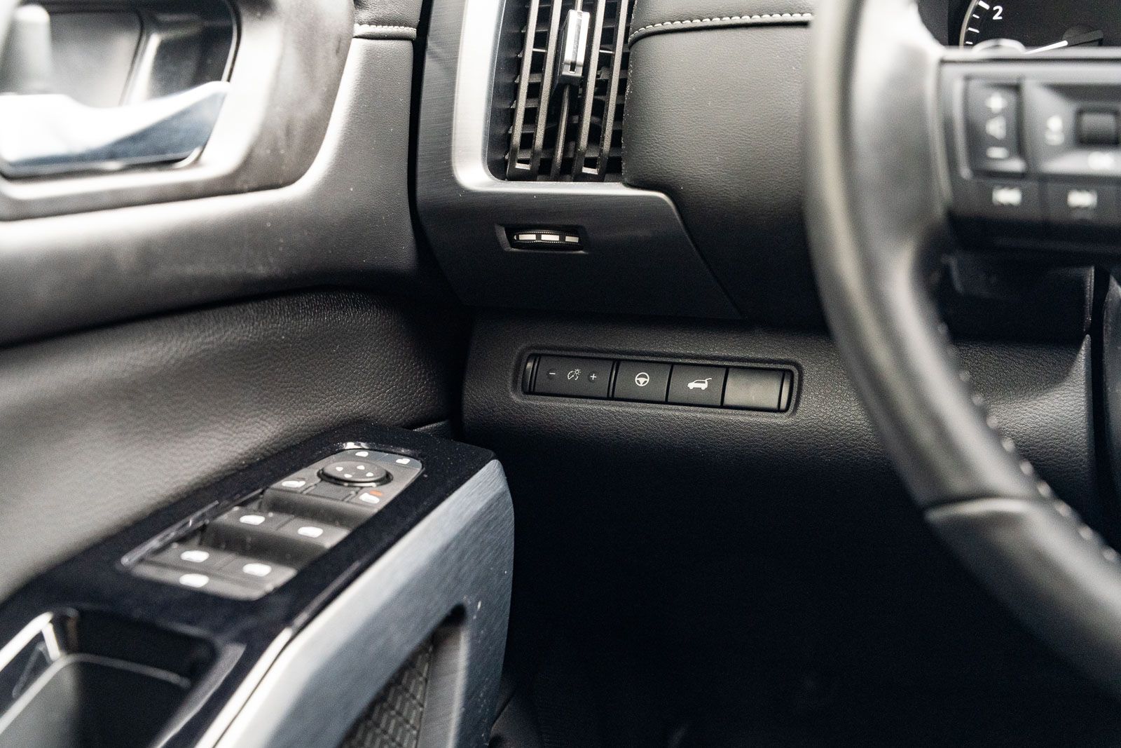 Used 2025 Nissan Pathfinder SUV