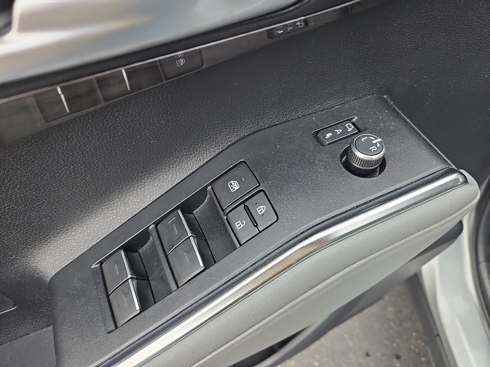 used 2024 Toyota Highlander Hybrid car, priced at $48,430
