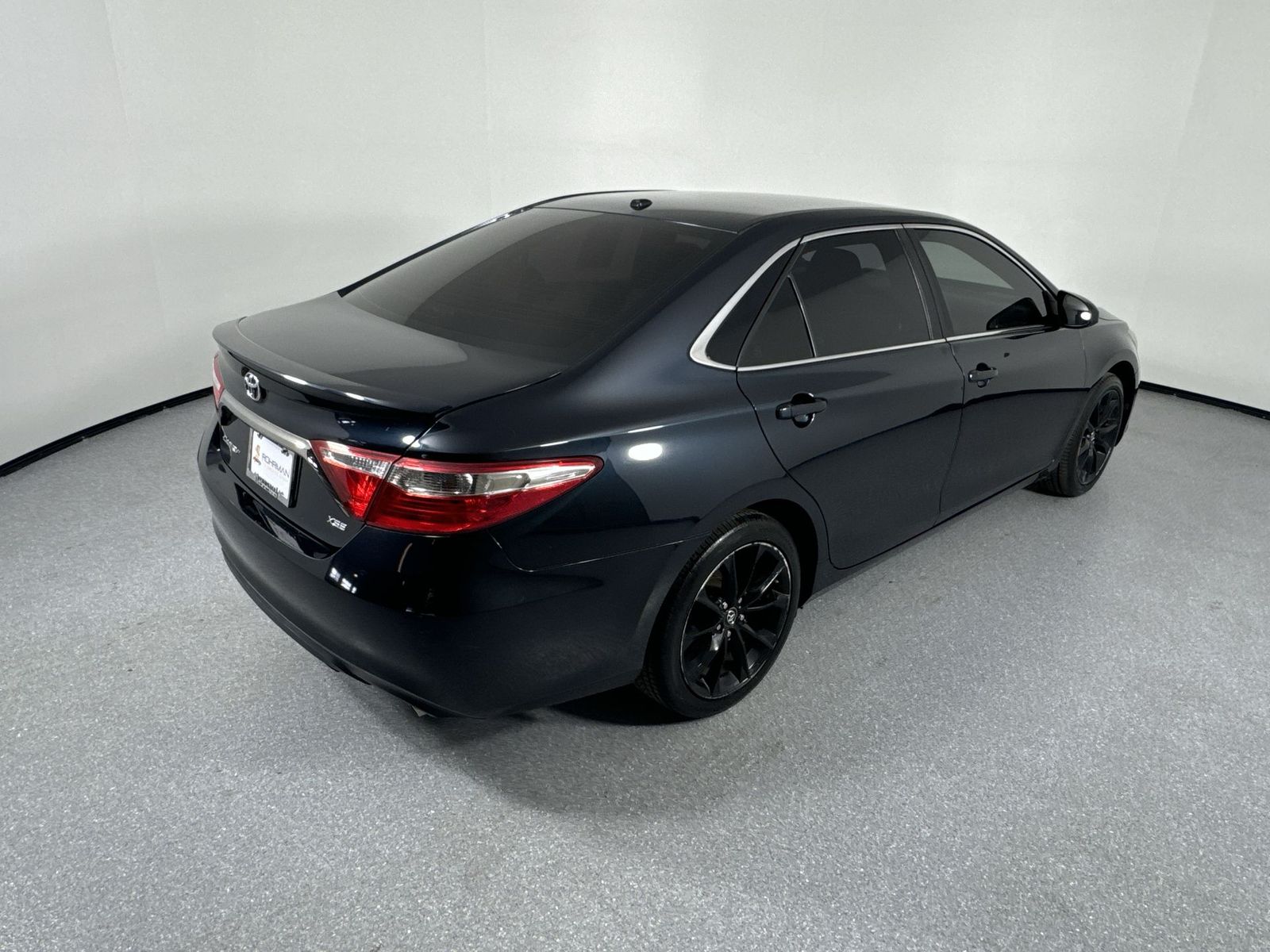 2015 Toyota Camry XLE 34