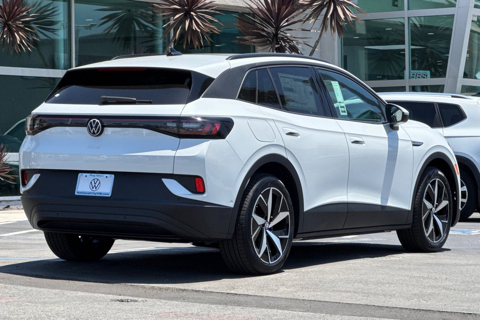 View vehicle photo 5