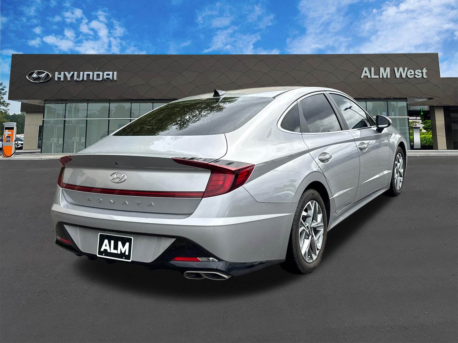 Used 2023 Silver Hyundai SEL image 5