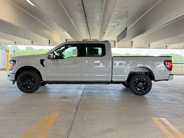 New 2026 Avalanche Ford XLT image 3