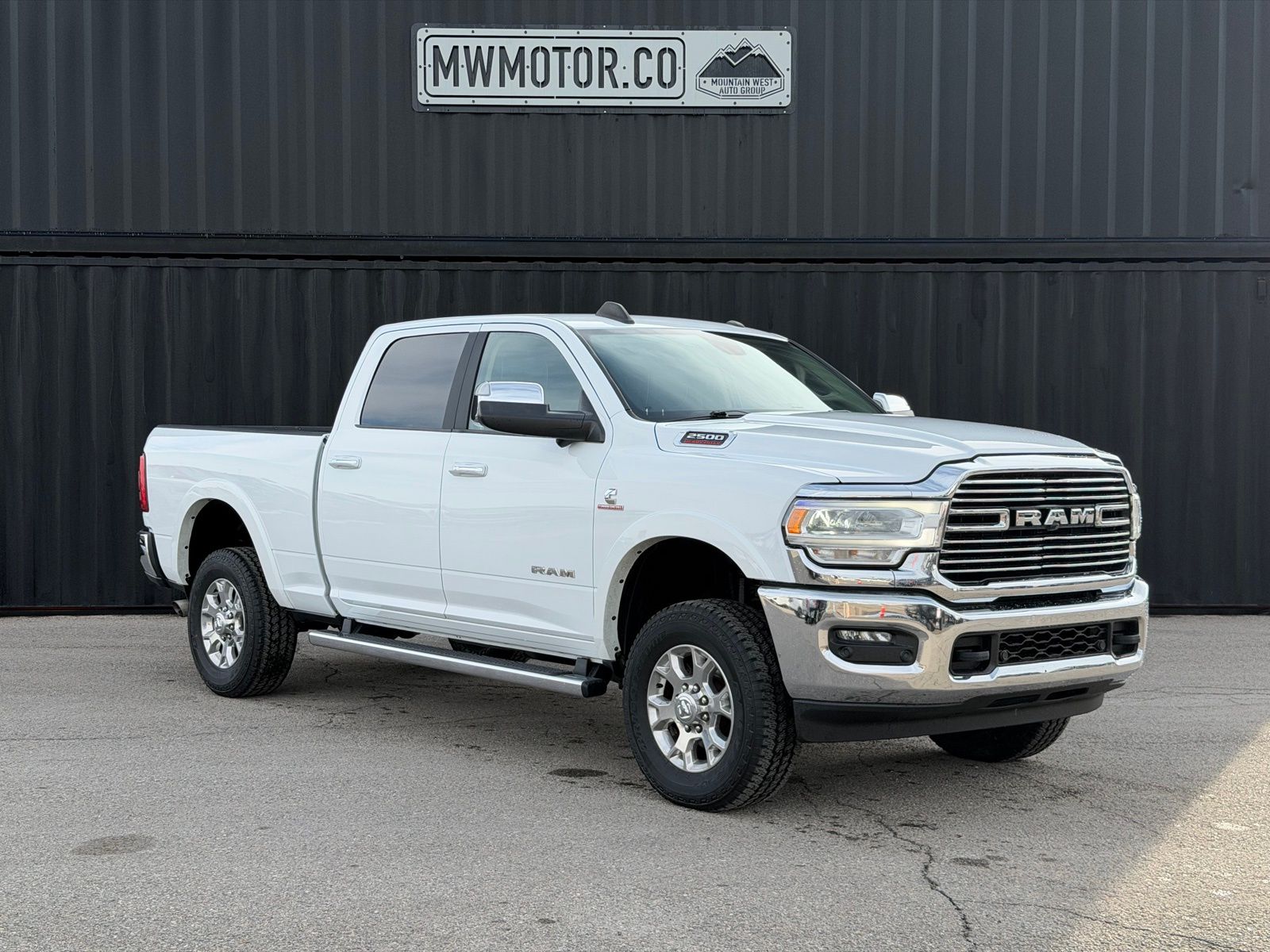 RAM 2500 Laramie Crew Cab 4WD