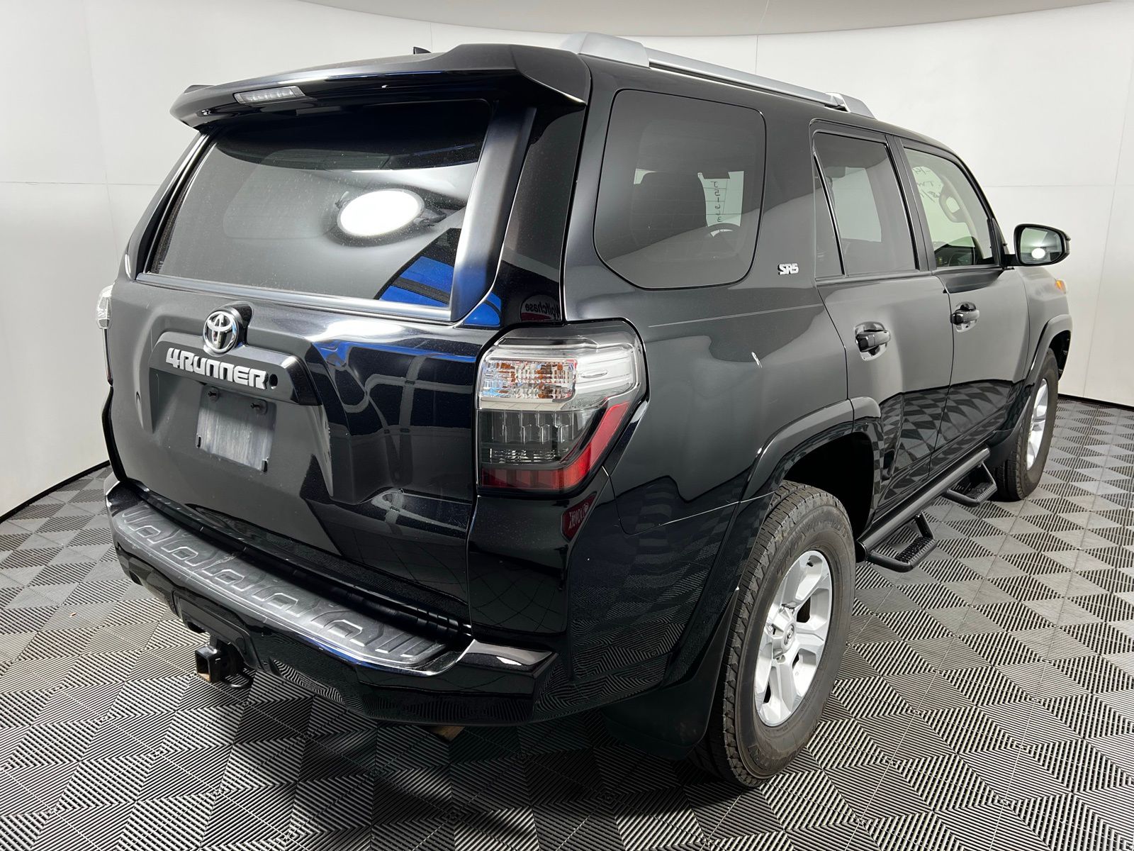 Thumbnail: 2018 Toyota 4Runner - 5