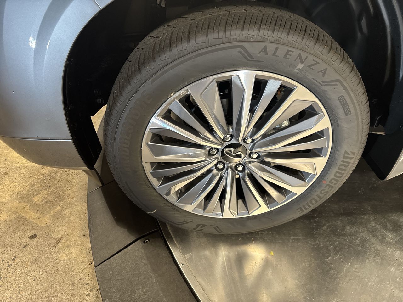 2025 Infiniti QX80 Sensory photo 10
