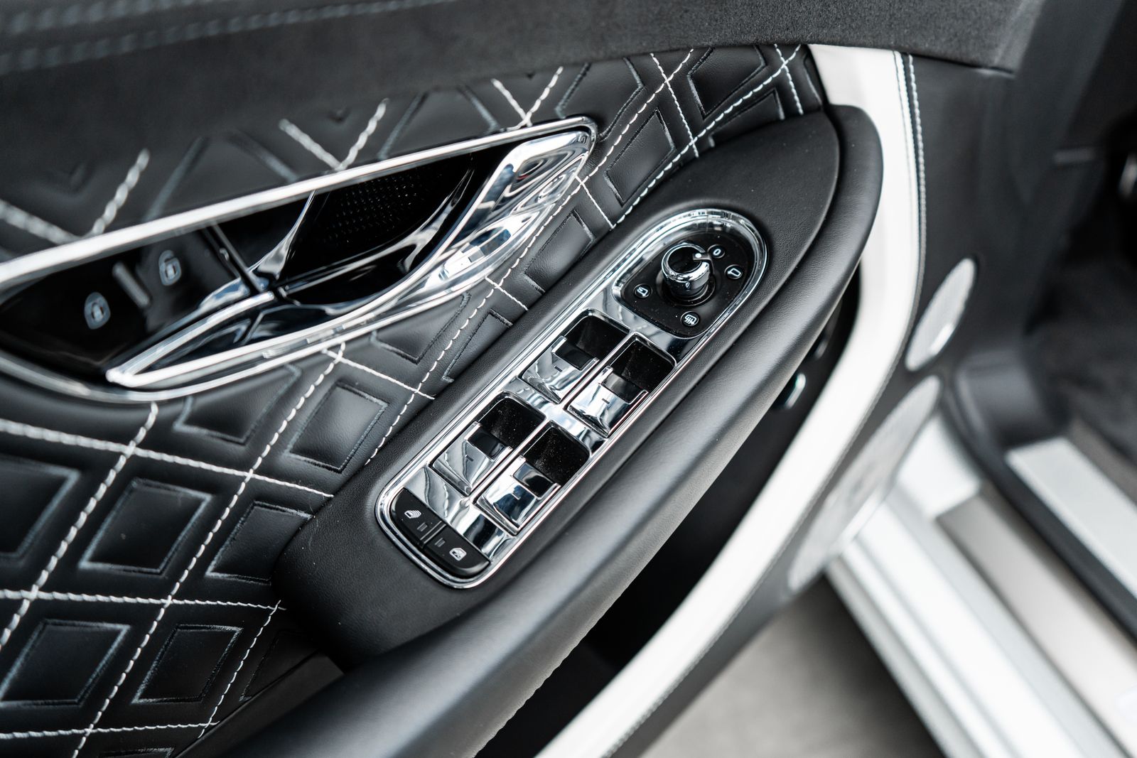 2024 Bentley Continental GTC Mulliner - Photo 25