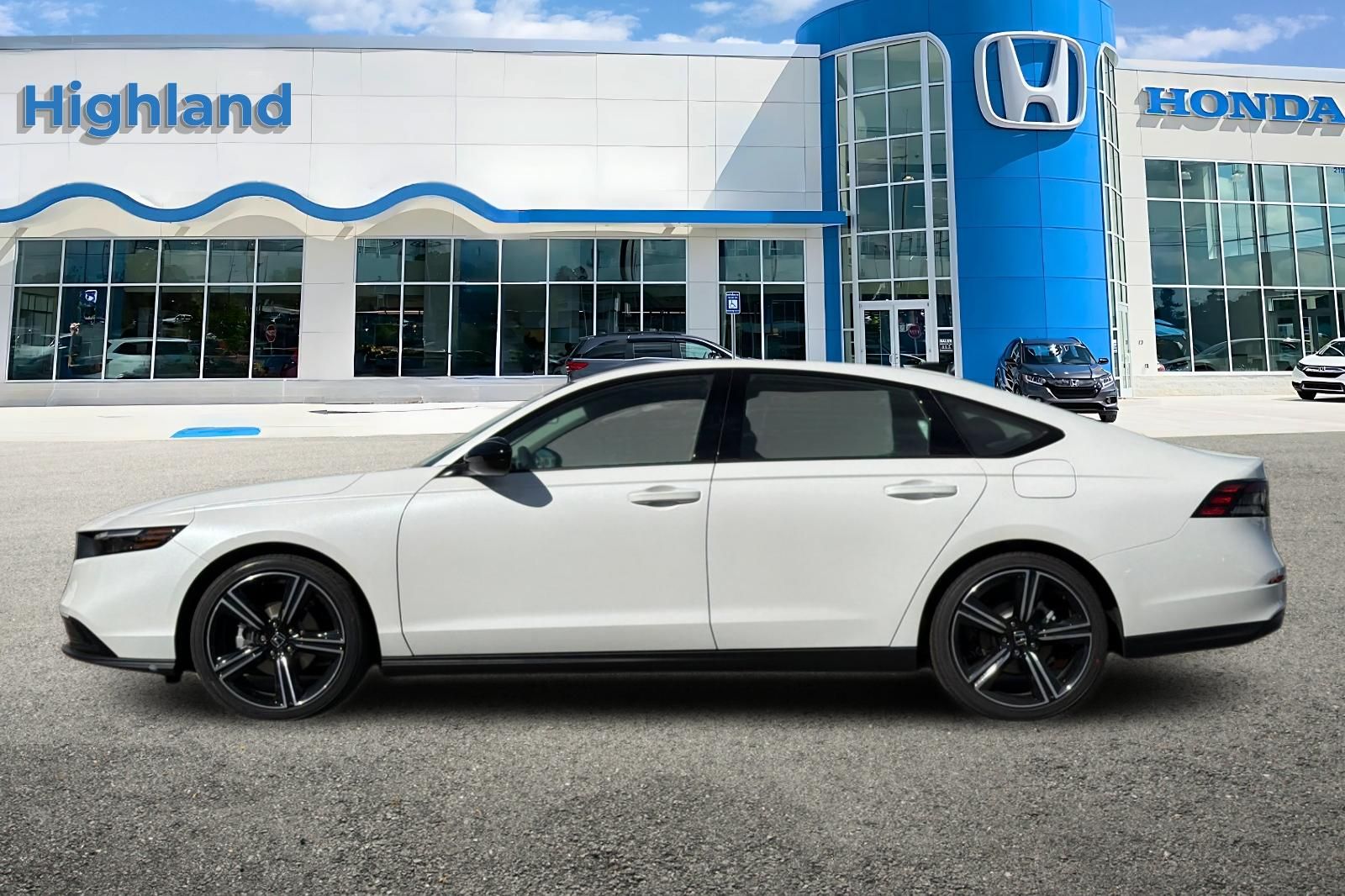 New 2026 Silver Honda SE image 2