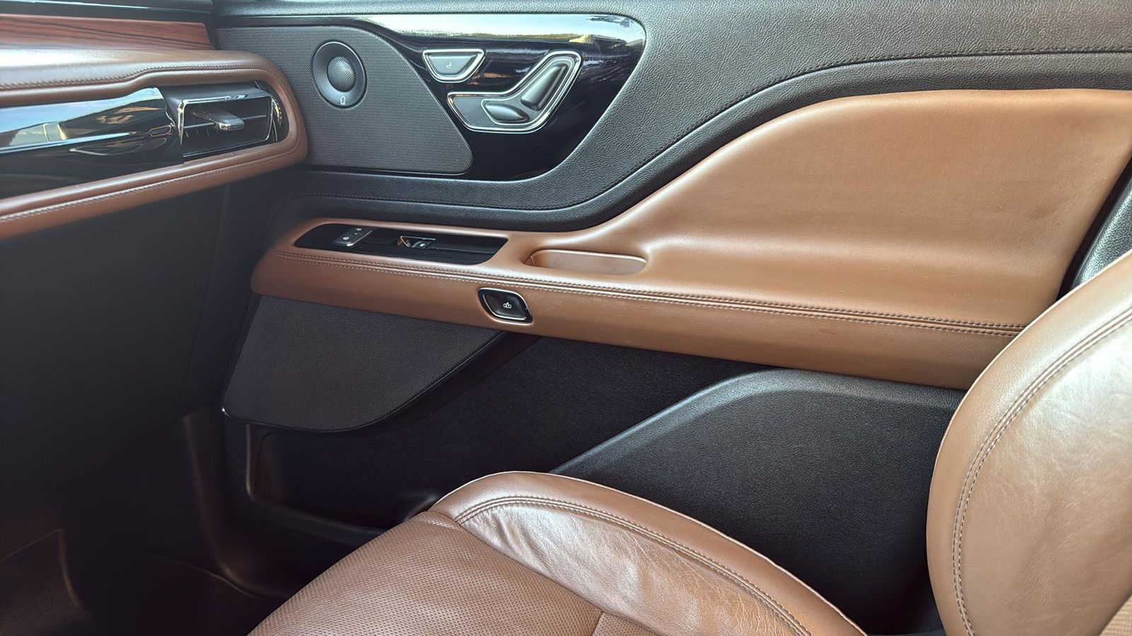 Used Car 2022 Lincoln Aviator  Reserve For Sale Under $40,000 In Austin, Texas