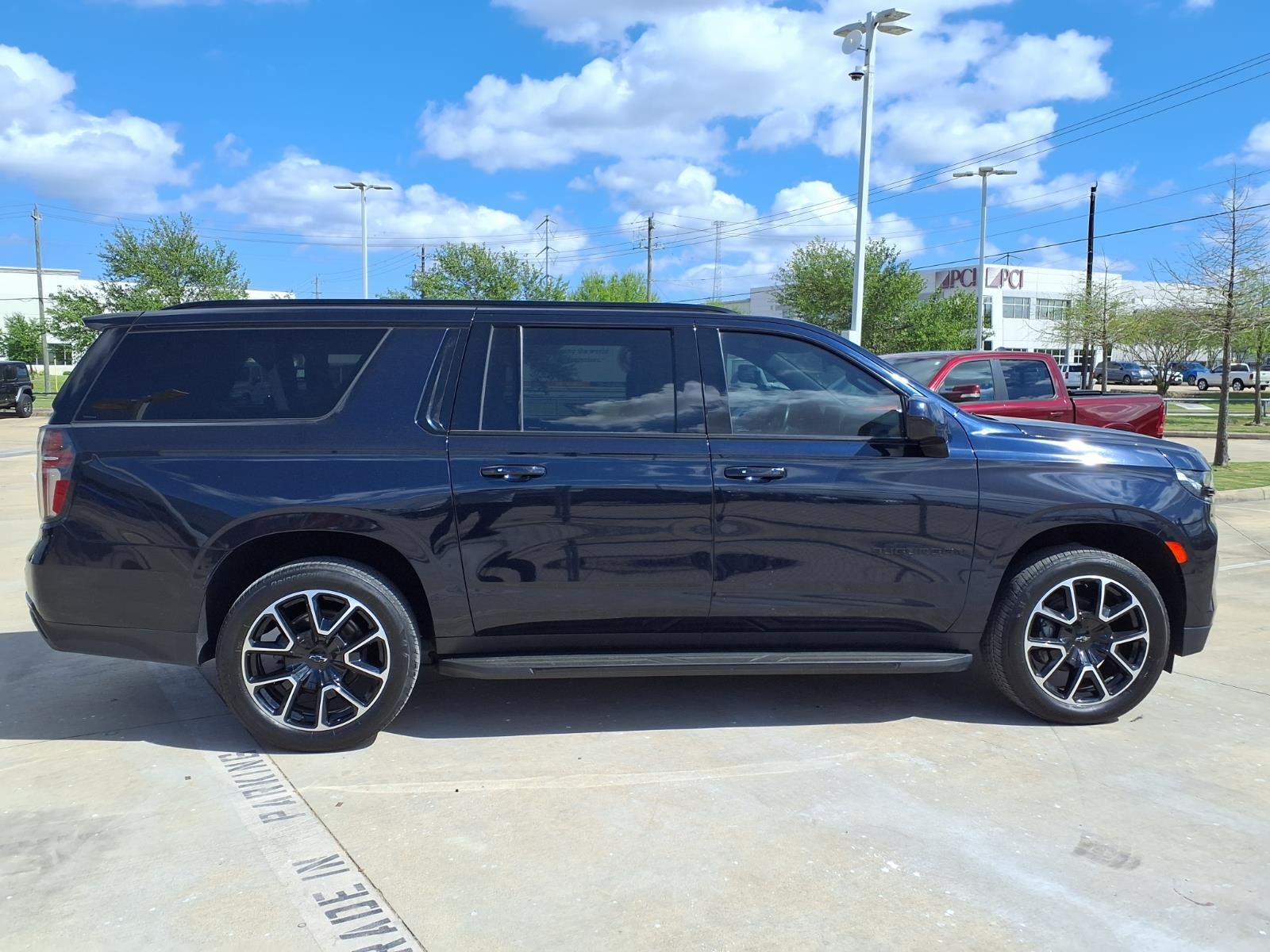2024 Chevrolet Suburban RST - 3