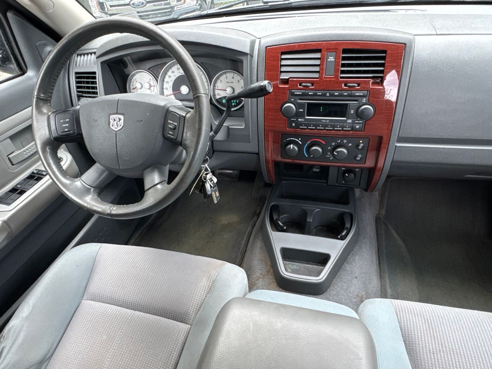 Used 2005 Blue Dodge SLT image 29