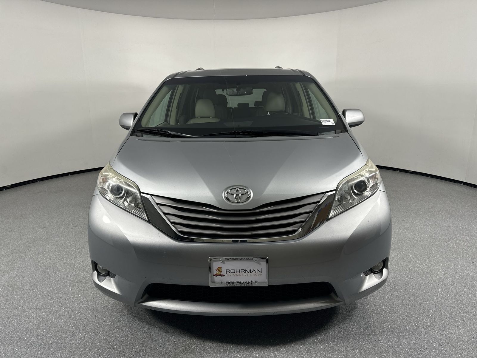 2016 Toyota Sienna Limited 25