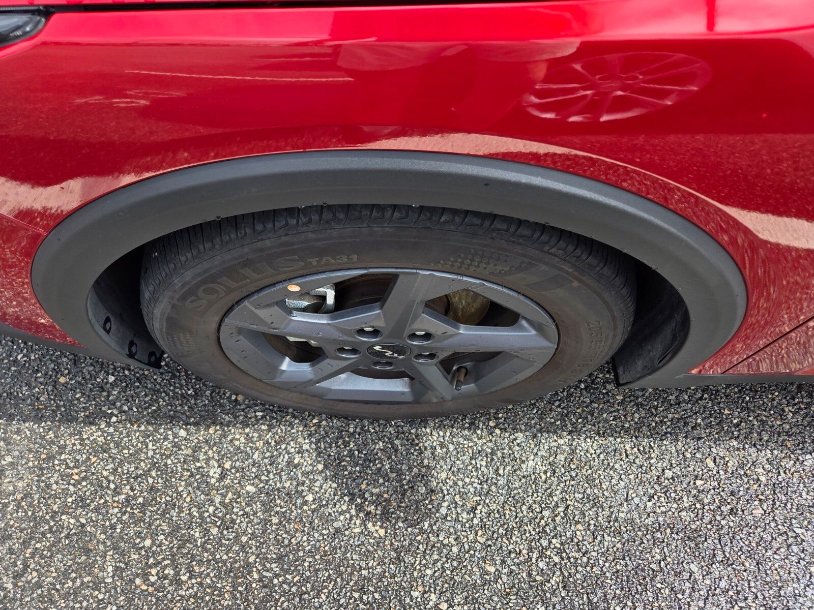 Used 2025 Red Kia LXS image 4