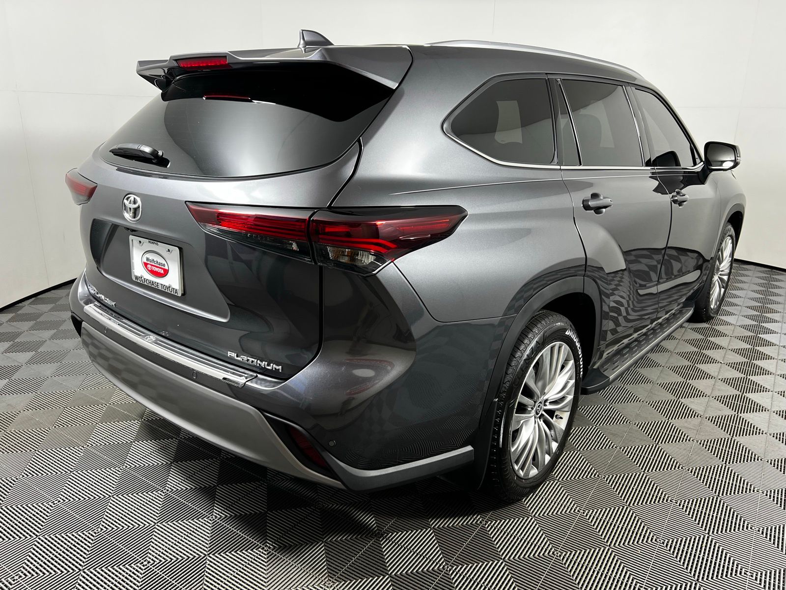 Thumbnail: 2024 Toyota Highlander - 5