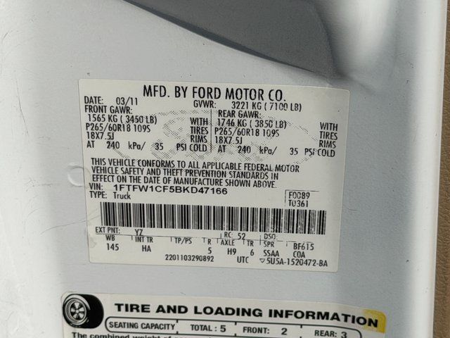 Used 2011 White Ford Lariat image 23