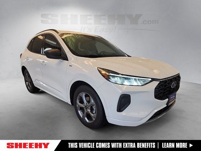 2023 Ford Escape ST-Line FWD Hybrid's photo