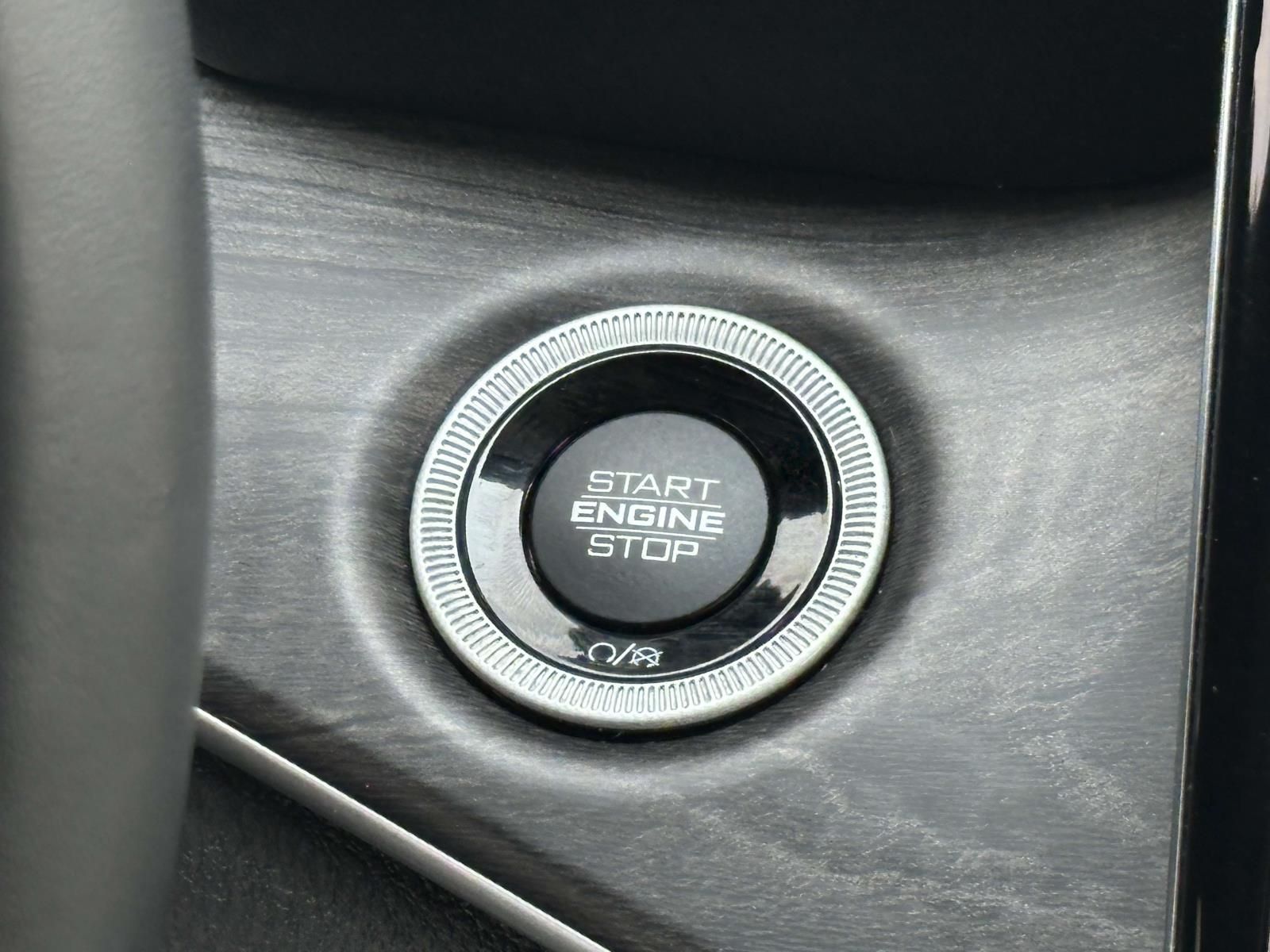 Used 2022 Gray Jeep Limited image 25