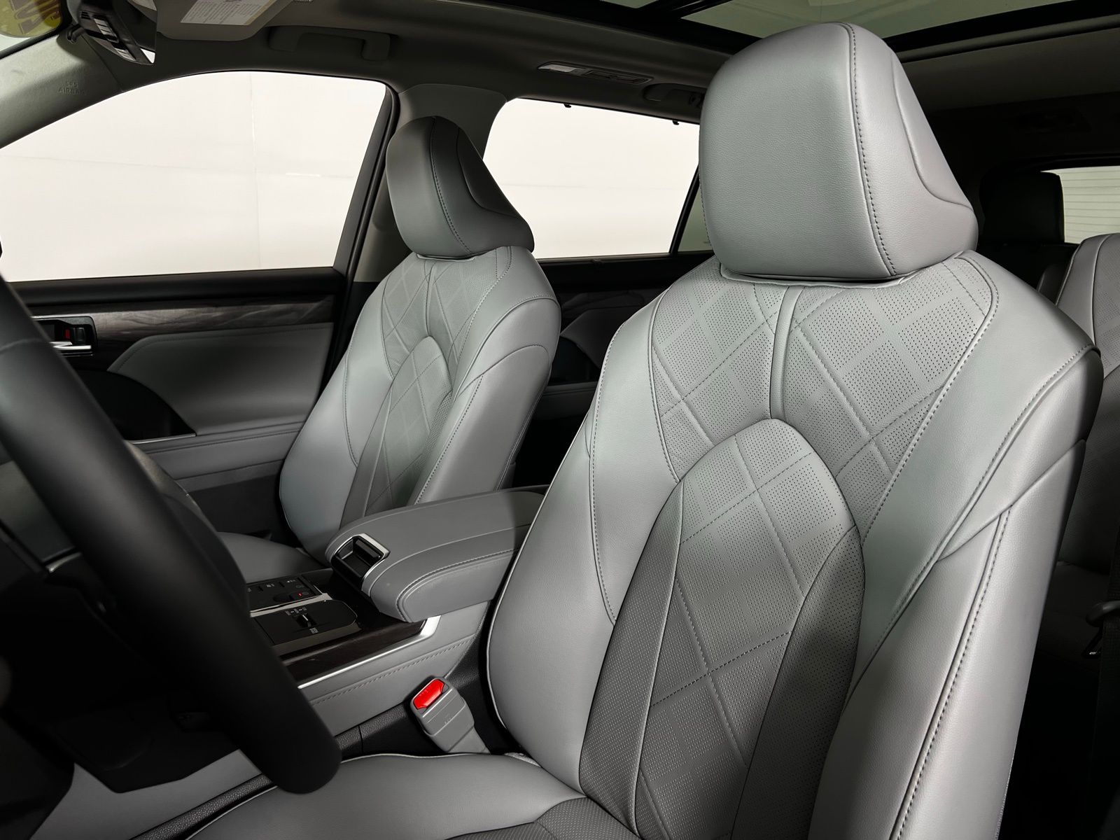 Thumbnail: 2026 Toyota Highlander - 13
