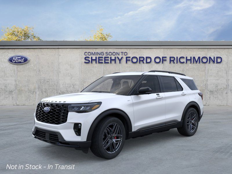 New 2026 Star White Metallic Tri-Coat Ford ST-Line image 2