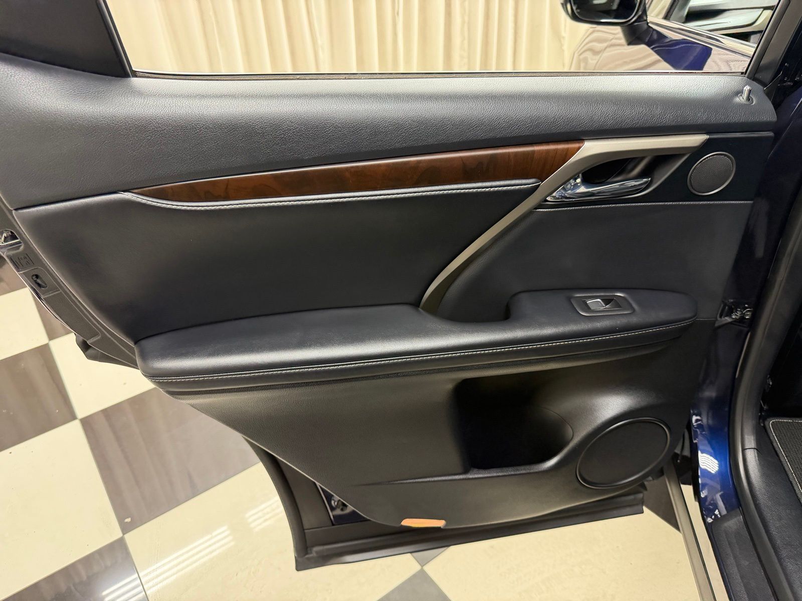 Used 2021  Lexus 350 image 25