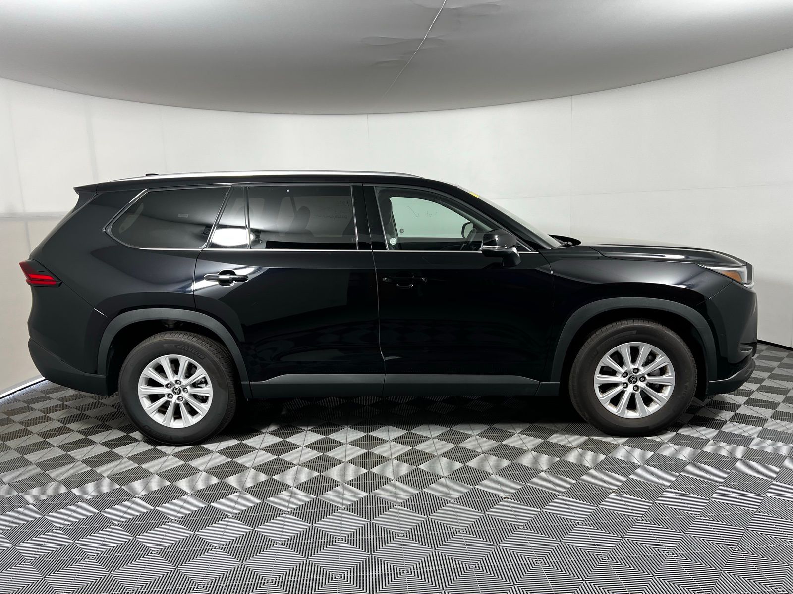 Thumbnail: 2025 Toyota Grand Highlander - 4