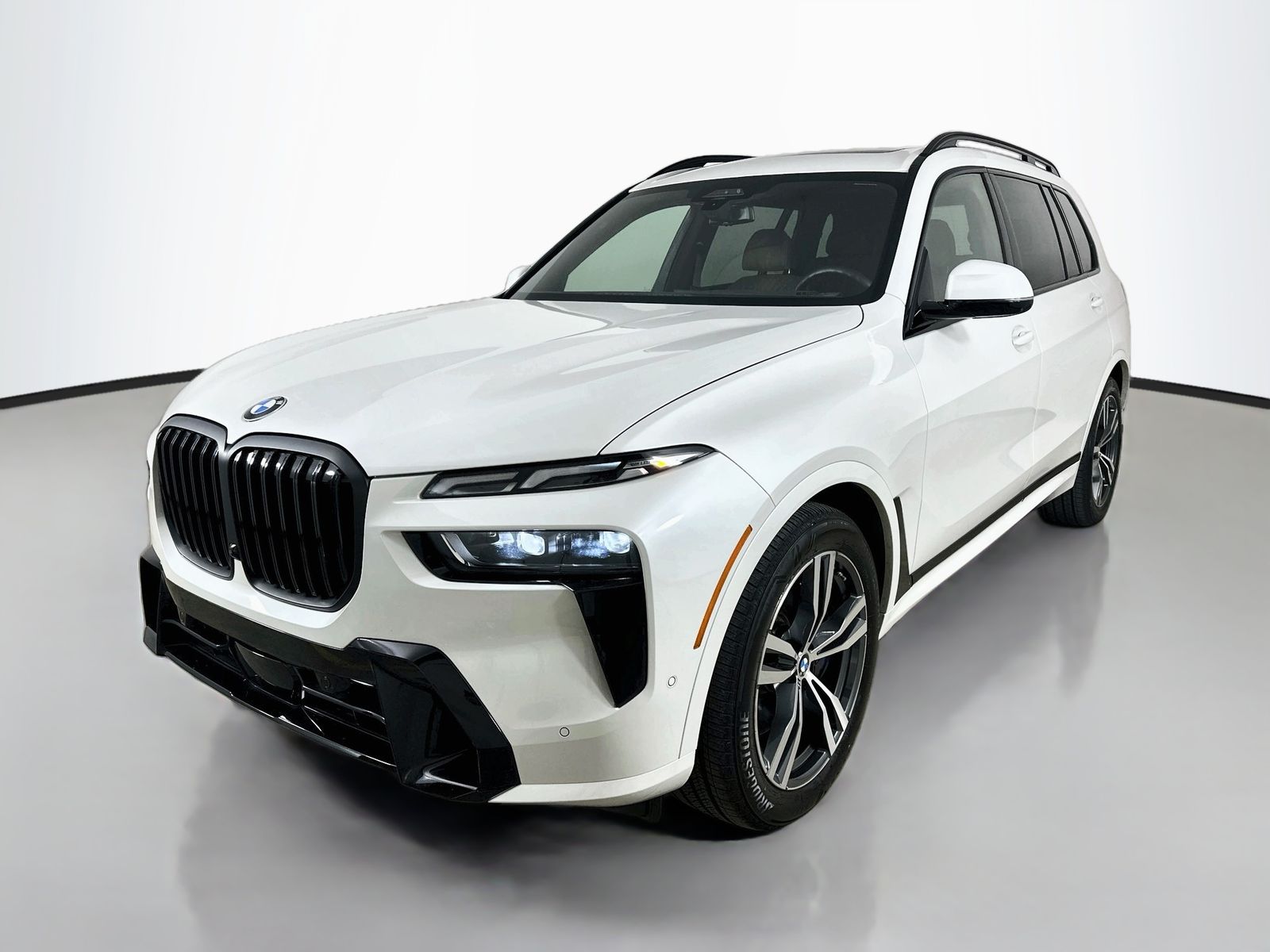 Mineral White Metallic 2026 BMW X7 SUV / Crossover All-Wheel Drive 8-Speed Automatic