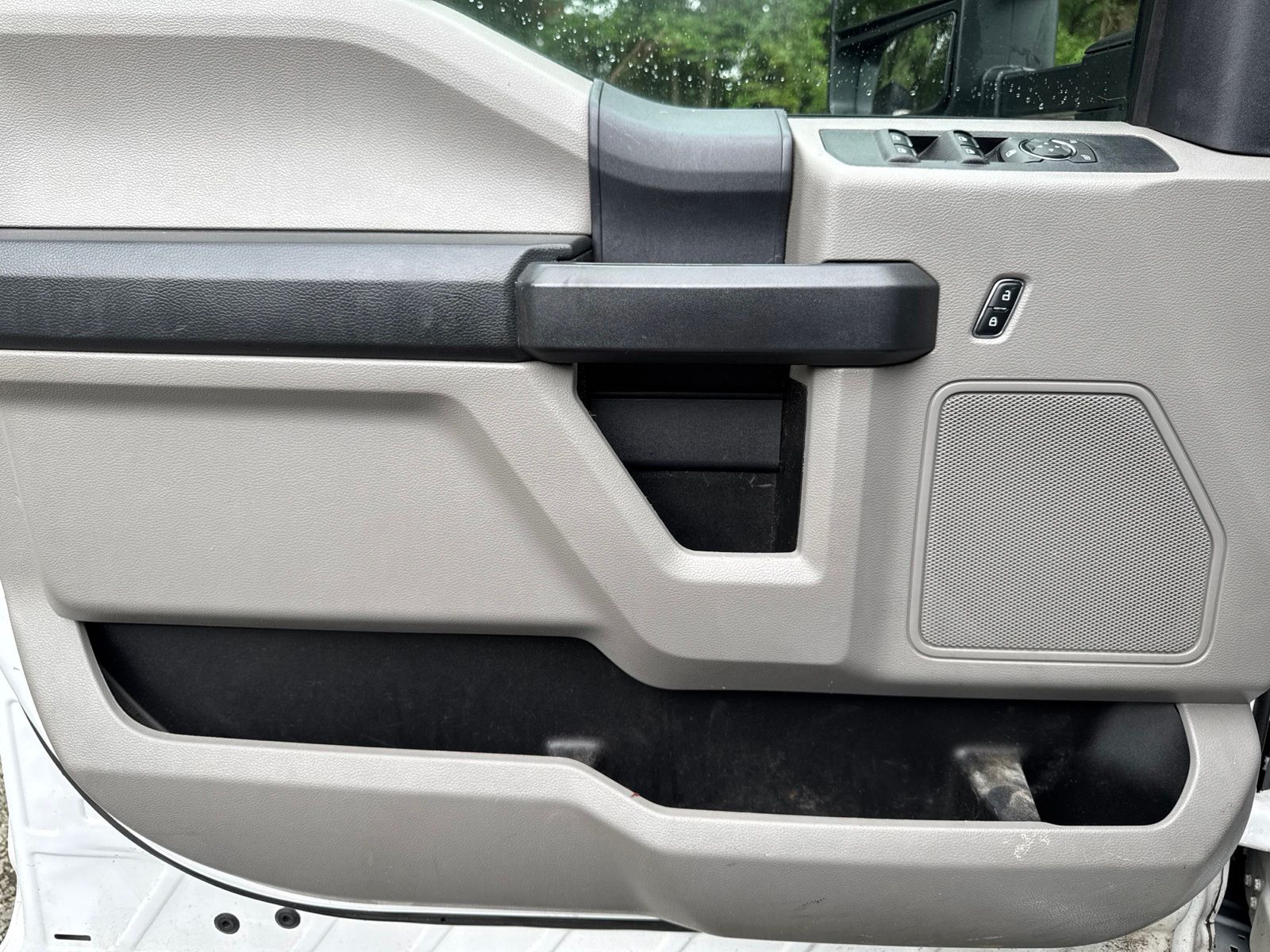 Used 2022 Oxford White Ford XL image 21