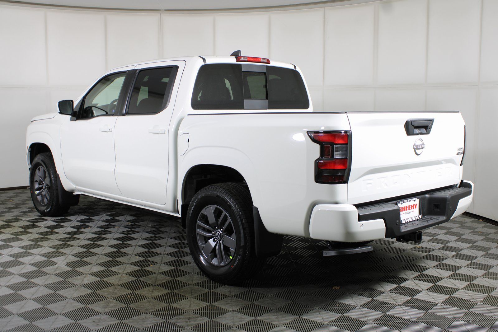 View vehicle photo 4