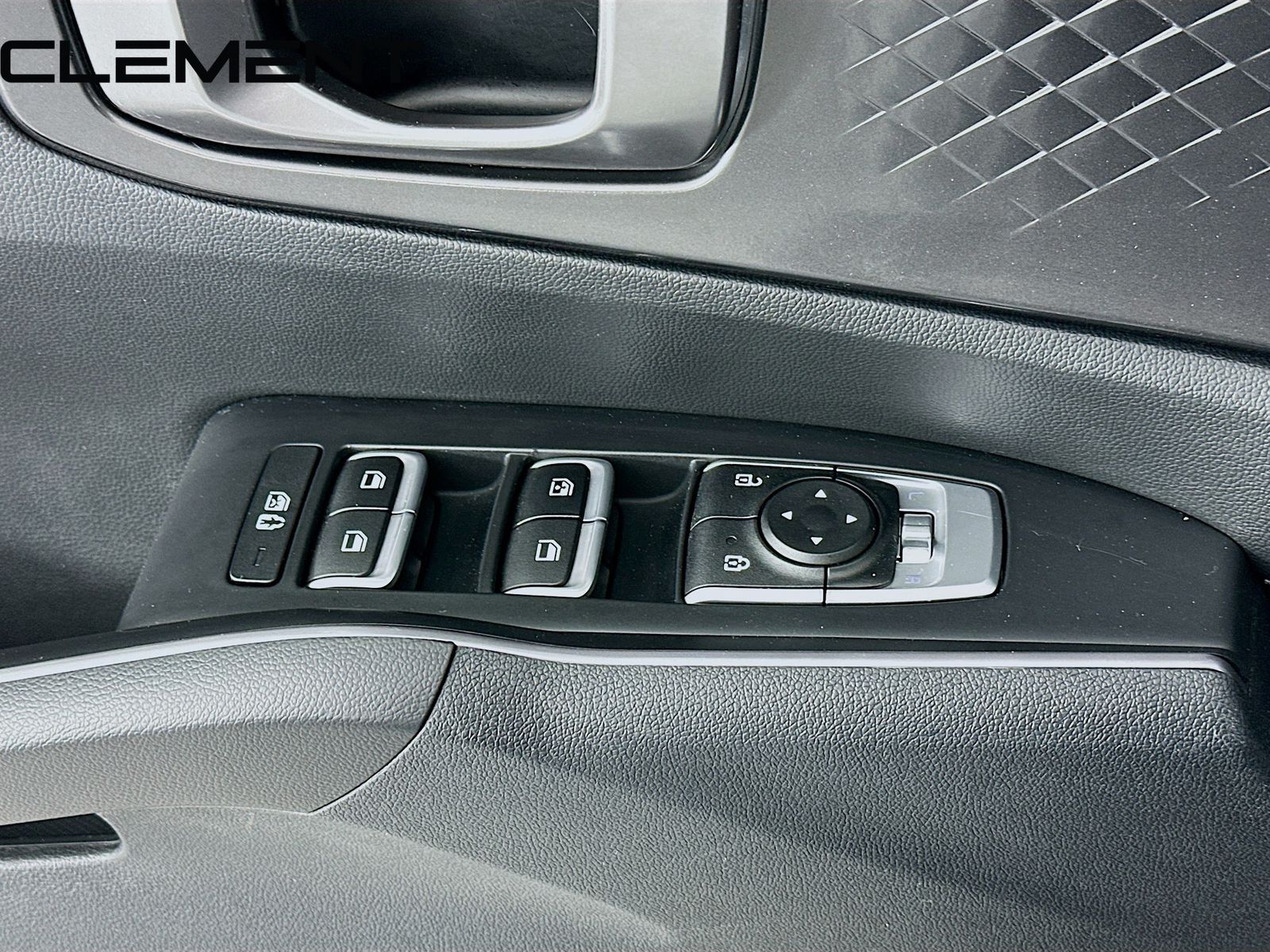 used 2023 Kia Sorento car, priced at $19,392