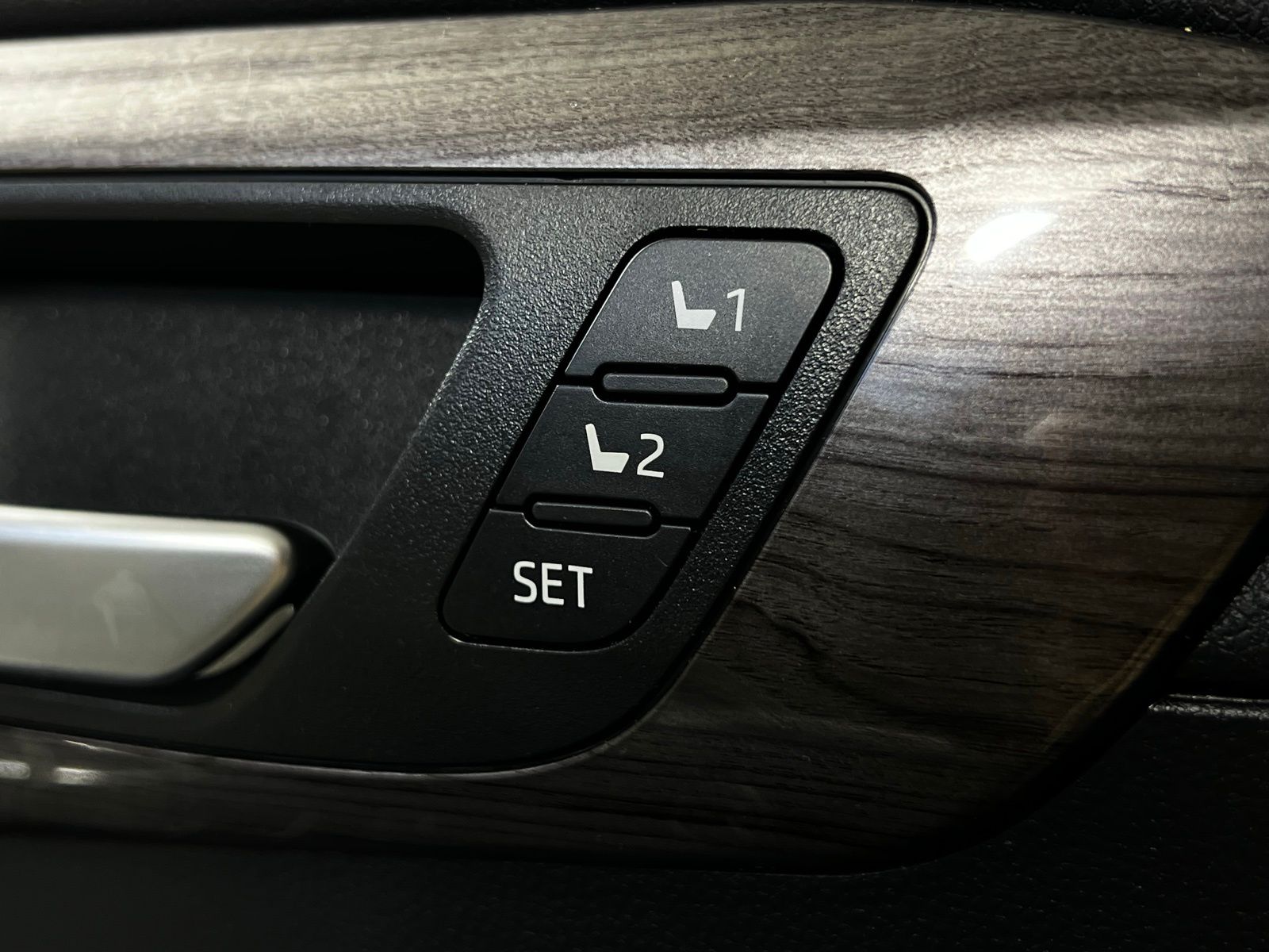 Thumbnail: 2021 Toyota Highlander - 15