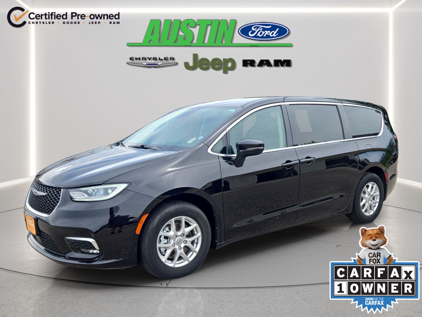 Diamond Black Crystal Pearlcoat 2024 Chrysler Pacifica Minivan Front-Wheel Drive 9-Speed Automatic
