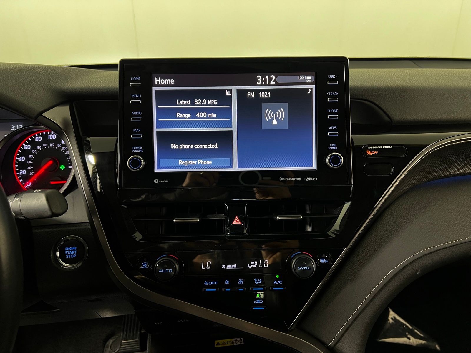 Thumbnail: 2024 Toyota Camry - 18