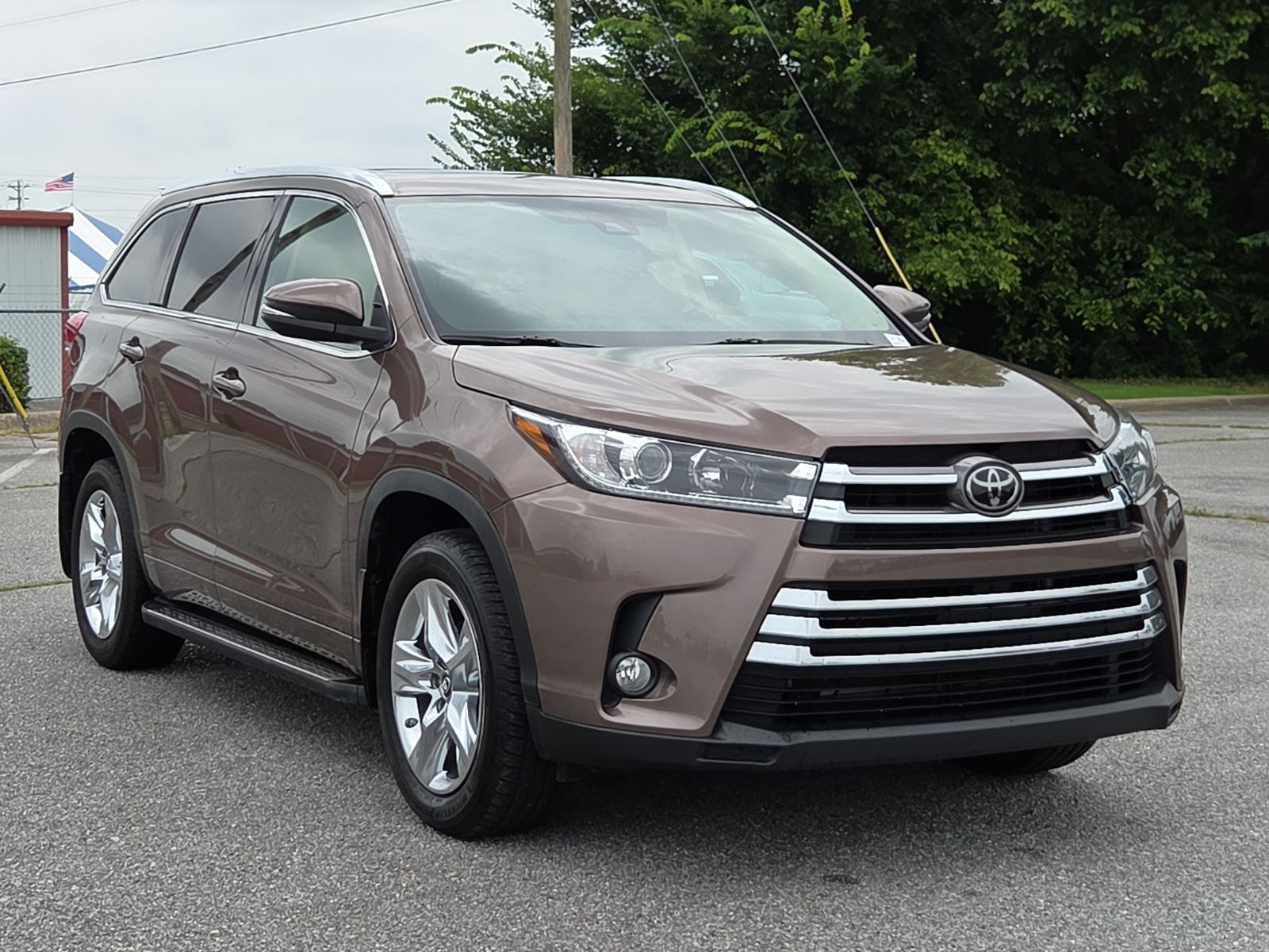 Walnut 2018 Toyota Highlander SUV / Crossover Front-Wheel Drive 8-Speed Automatic