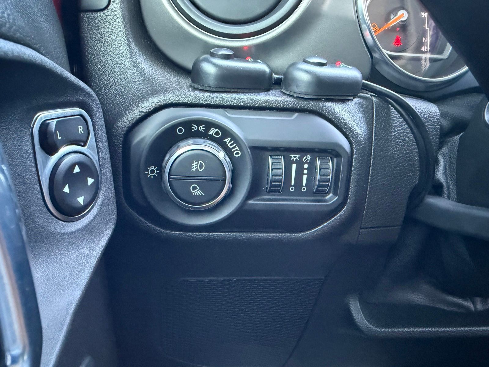 2022 Jeep Gladiator image 23