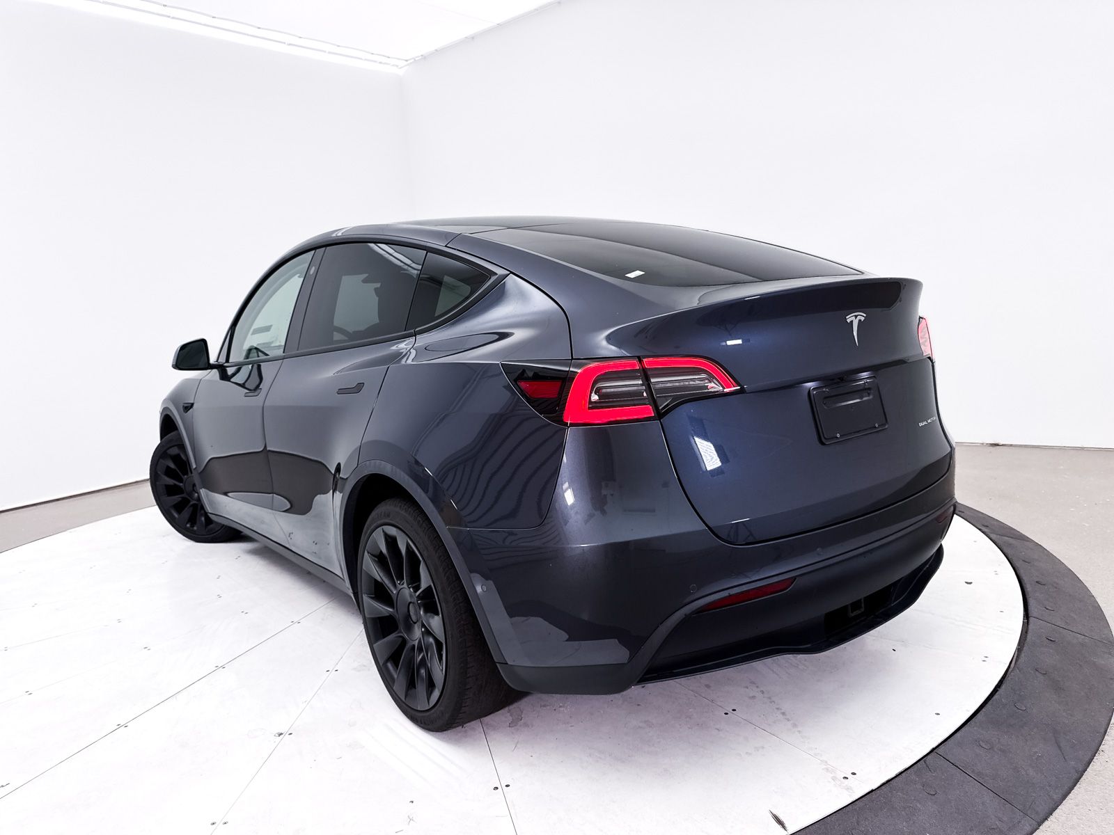 Used 2022 Tesla Model Y Long Range with VIN 7SAYGDEE3NF319432 for sale in Scottsdale, AZ