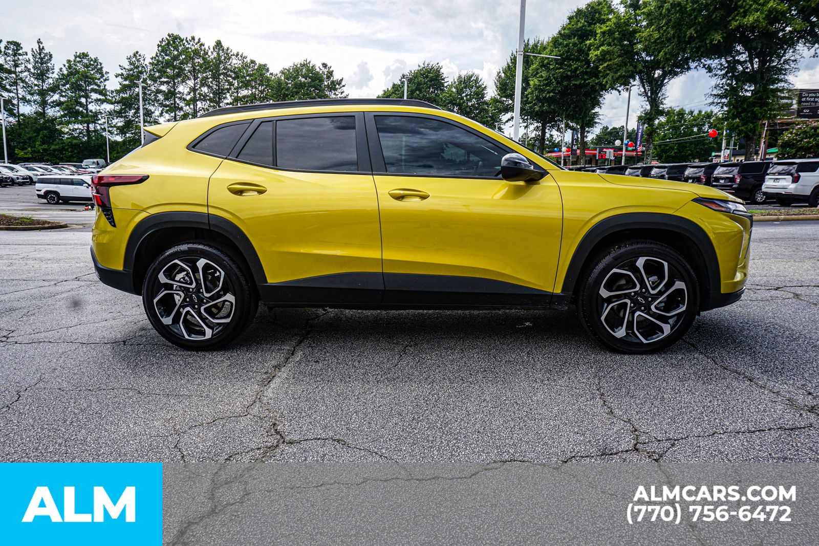 Used 2025 Yellow Chevrolet 2RS image 10