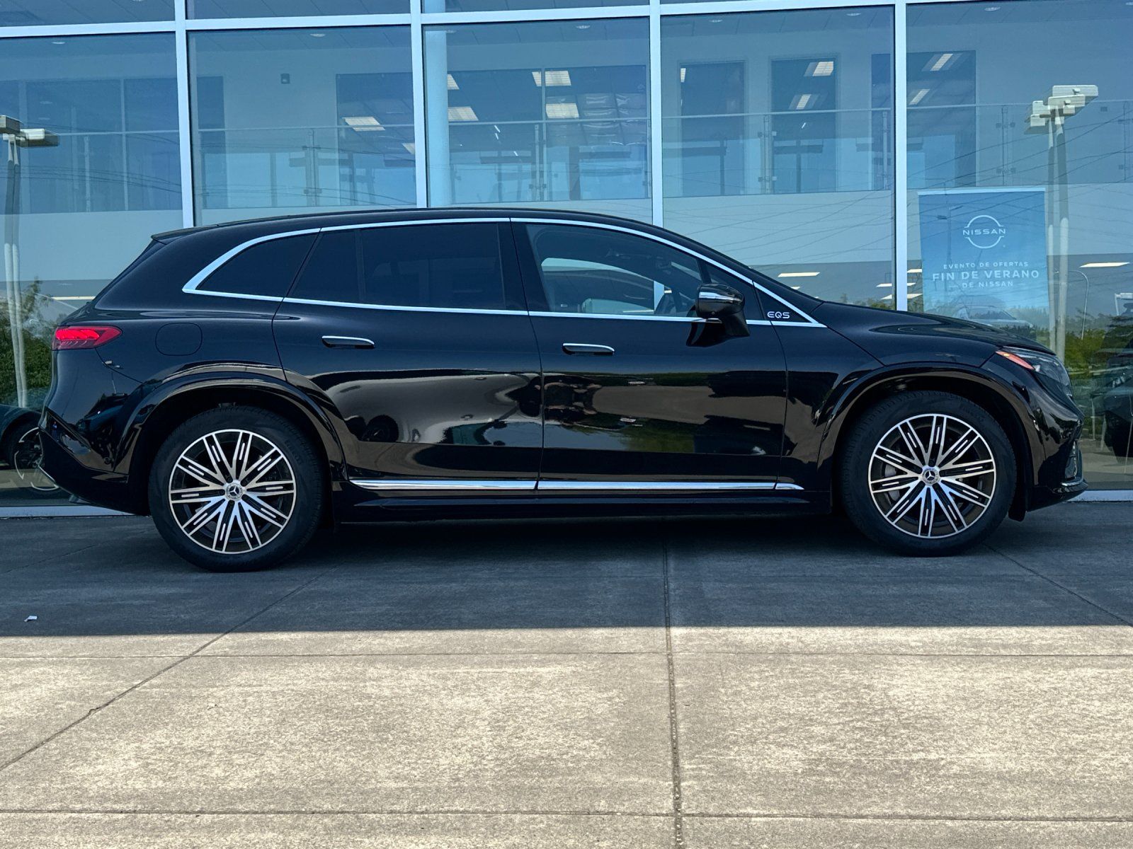 Used 2023 Mercedes-Benz EQS SUV Base with VIN 4JGDM4EB2PA010553 for sale in Wilsonville, OR