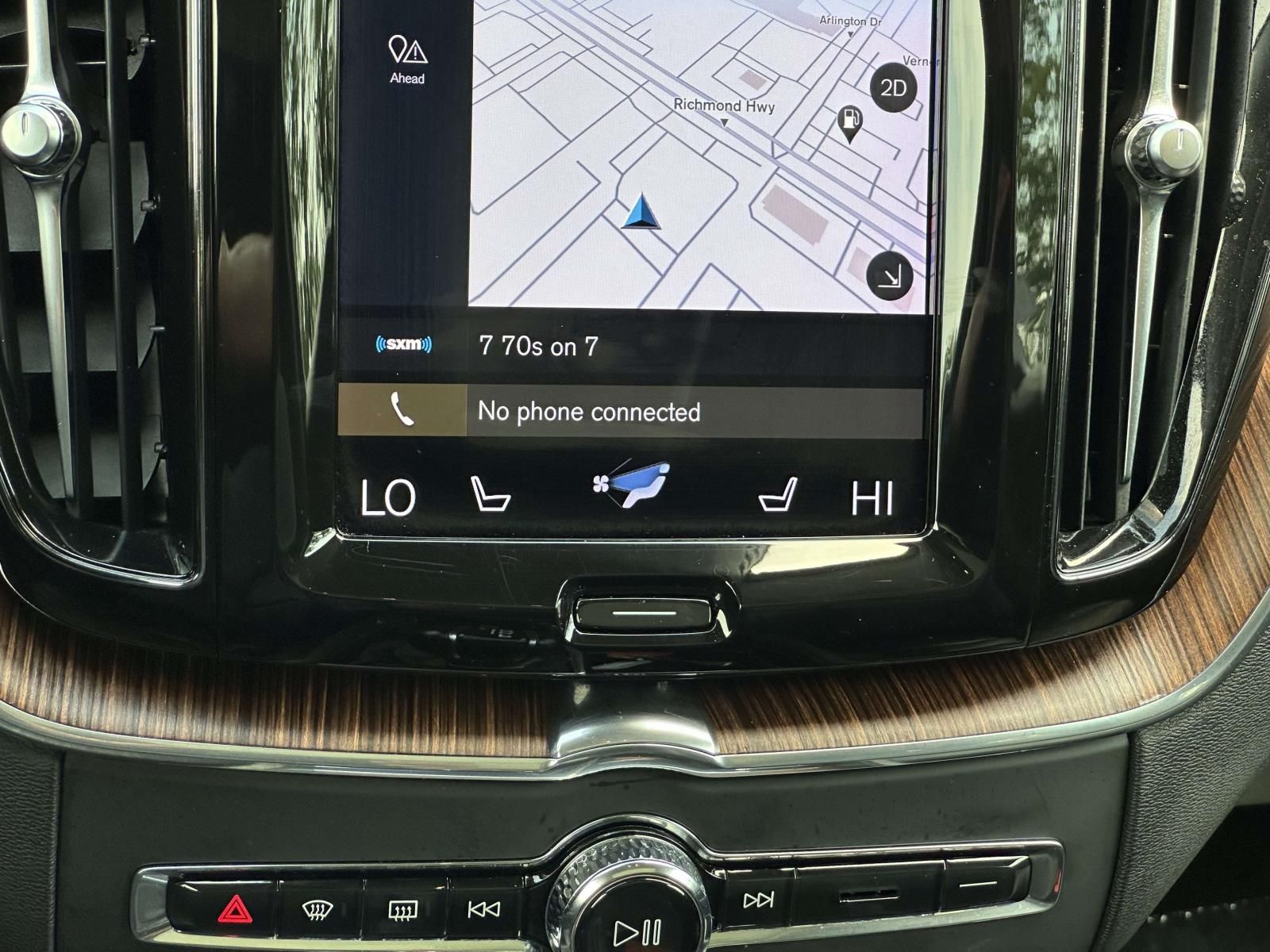 Used 2021 White Volvo T5 Momentum image 29