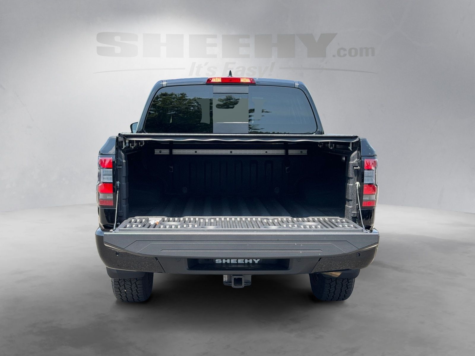 Used 2025 Black Nissan PRO-4X image 27