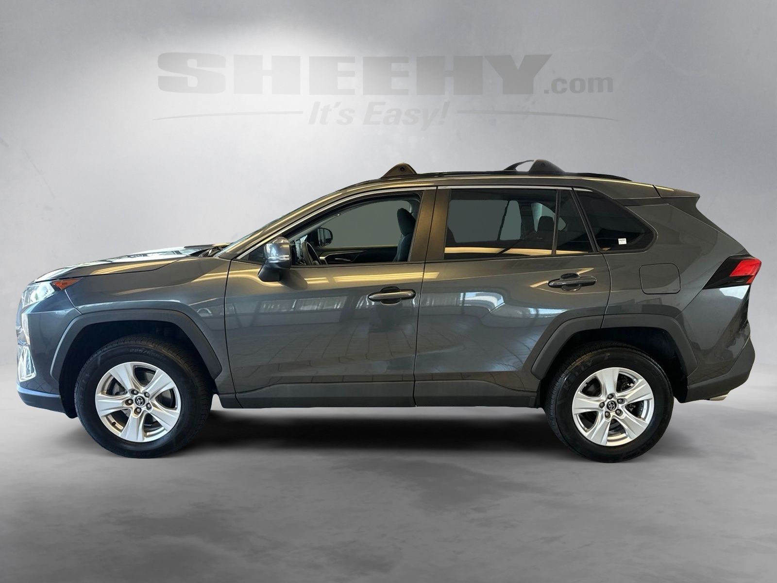Used 2020 Magnetic Gray Metallic Toyota XLE image 15