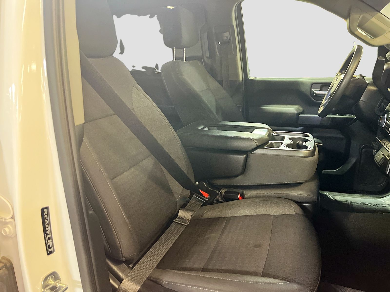 Used 2024 White Chevrolet Custom image 26
