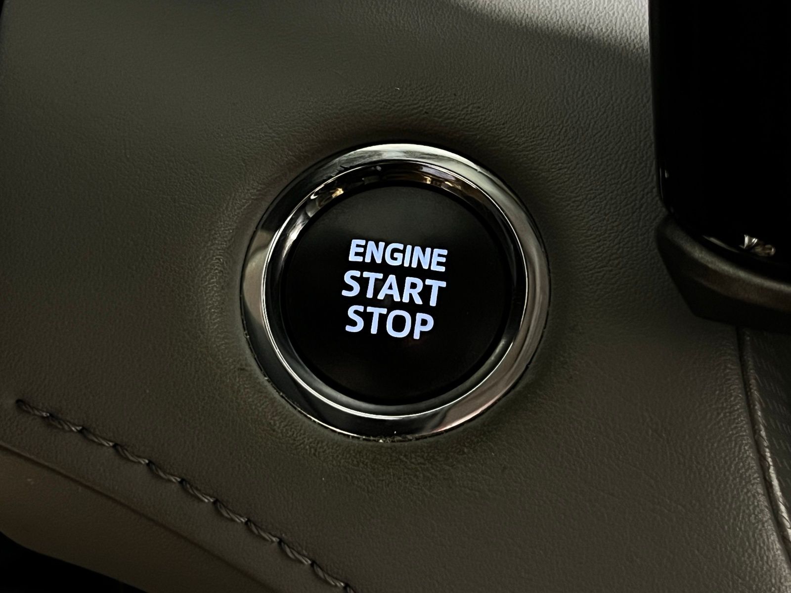 Thumbnail: 2023 Toyota Highlander - 20