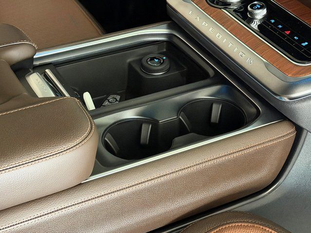 New 2026 Star White Metallic Tri-Coat Ford King Ranch image 9
