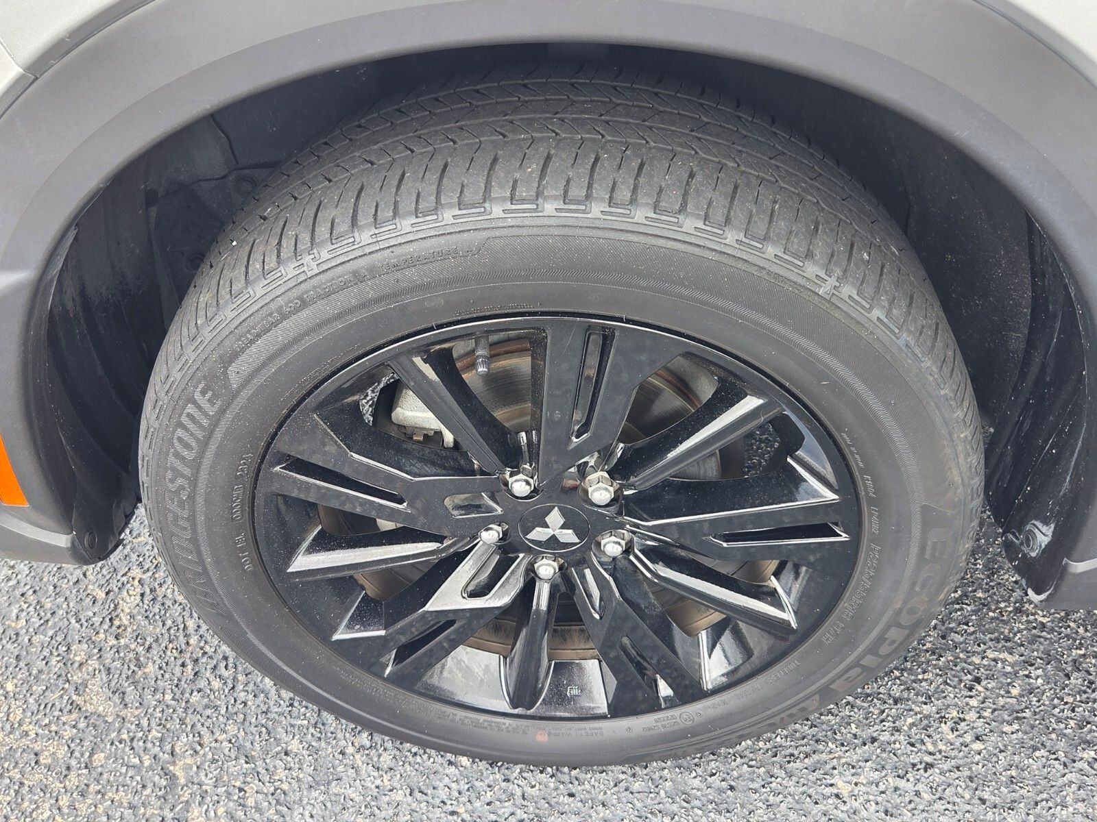 Used 2024 Silver Mitsubishi LE image 16