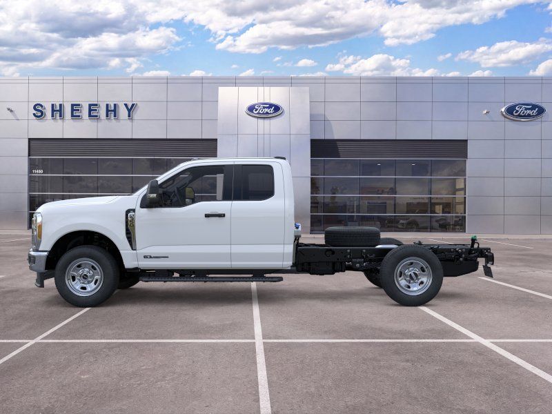 New 2026 Oxford White Ford XL image 5