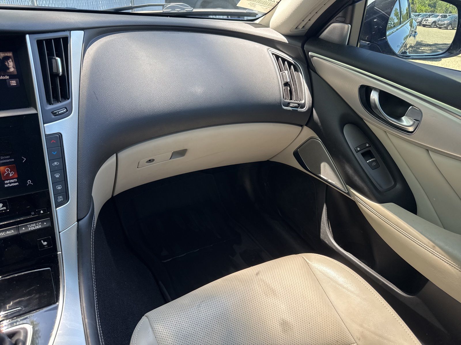 Used 2022 Grand Blue INFINITI LUXE image 22