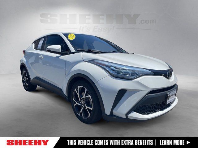 2021 Toyota C-HR XLE's photo